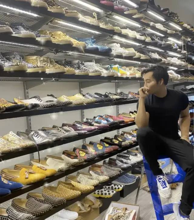 亚洲富豪闪瞎眼,新加坡富二代登网飞真人秀