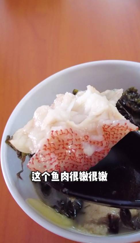 人均$15吃滿滿一桌!組屋樓下魚頭爐,湯底熬制5小時,太鮮了