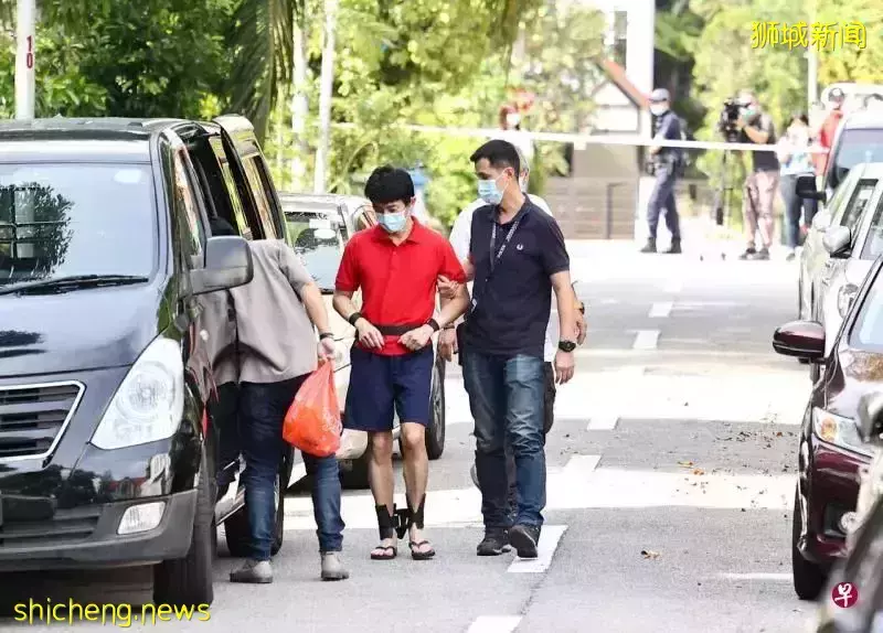 武吉知马双胞胎双尸案最新进展：父亲一身红衣被押回现场重组案情