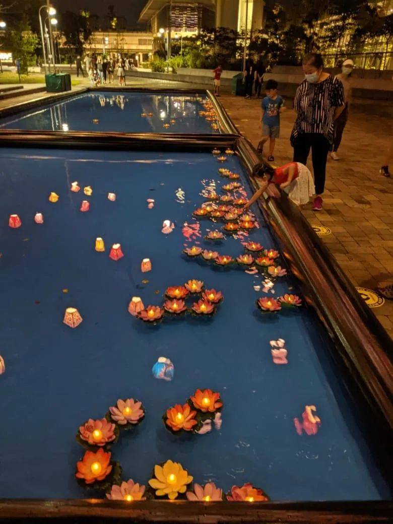 28組彩燈照亮裕廊湖花園！去新加坡世界名勝走走，期許疫情“明天會更好”