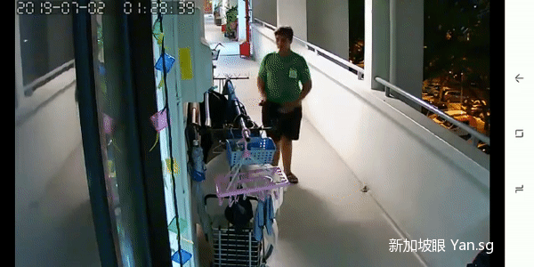 “Grab快递员”深夜造访，20秒顺走一条毛巾