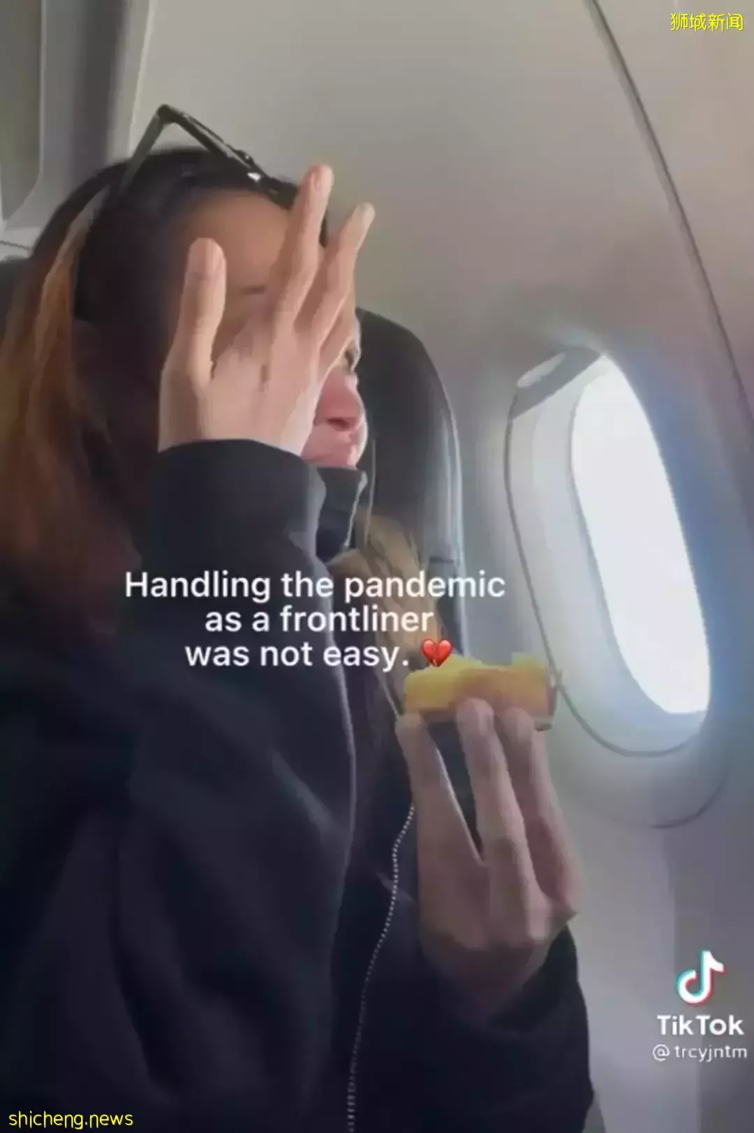 時隔2年回家，她在飛機上飙淚 ！ 新加坡ART自檢儀價格大跌至5新幣