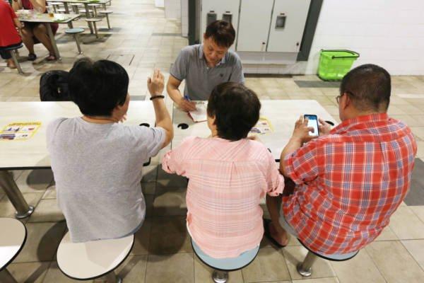 菜饭摊头手借钱 2小贩半年被骗30万