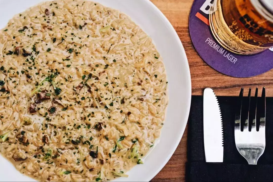 5折!我发现了宝藏小酒馆!美味西餐+上百种红酒,挑花眼