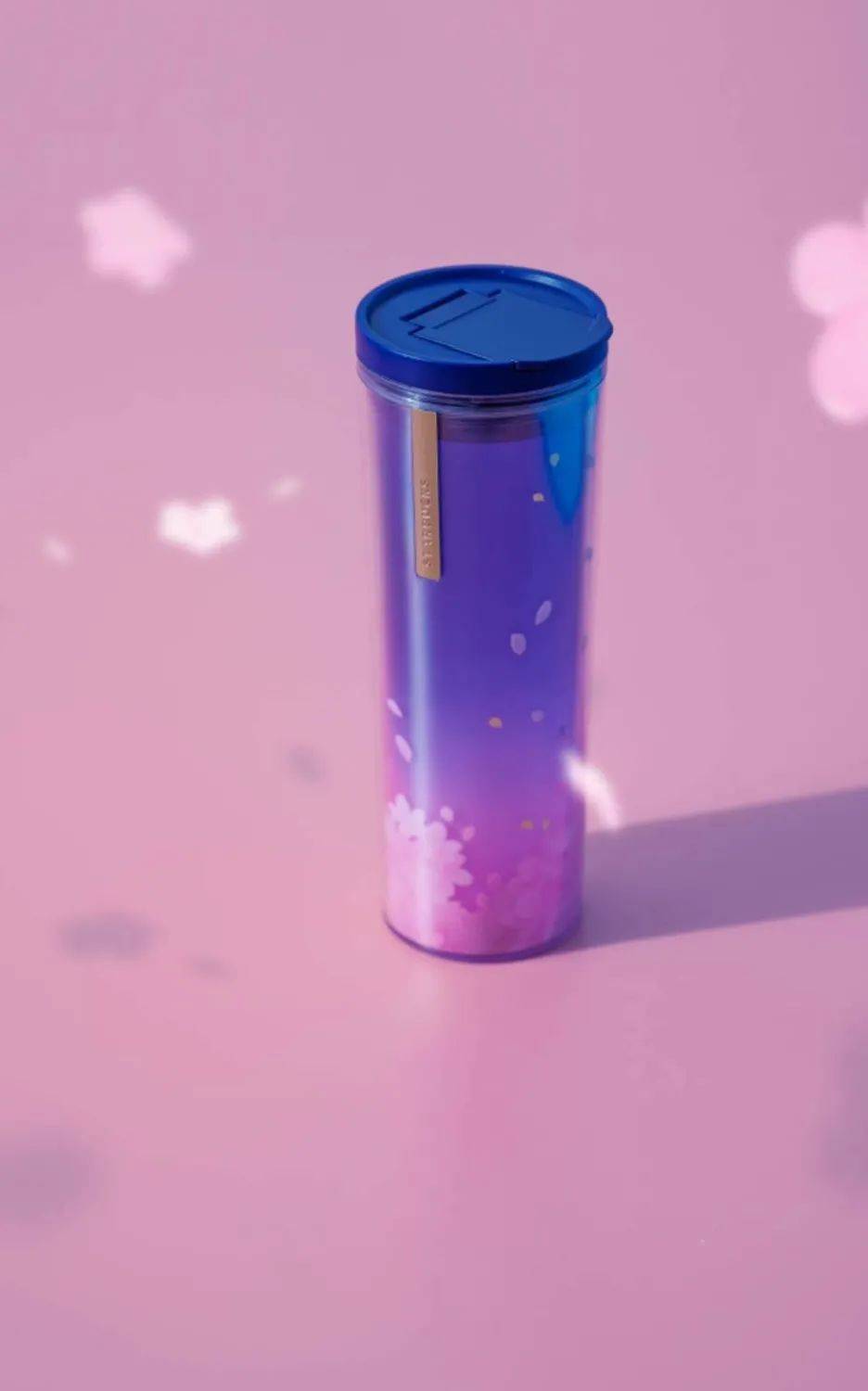 Starbucks让你手捧樱花,温暖如春