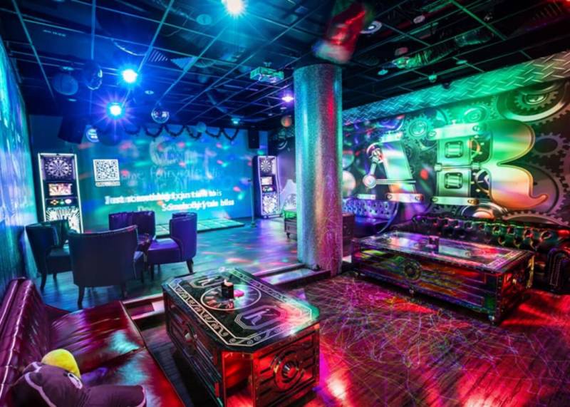 部长:新加坡解封第三阶段至少持续1年