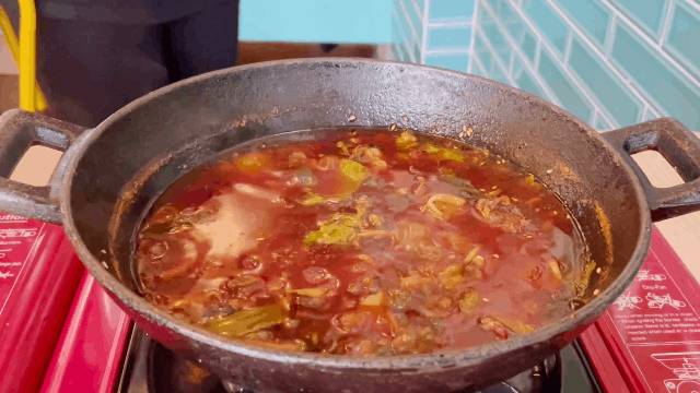 胖胖鸡携新装修强势回归!鸡公煲串烧自助买一送一,无限量供应