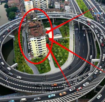 新加坡最牛钉子户,已被工地包围!“出多少钱都不卖!”