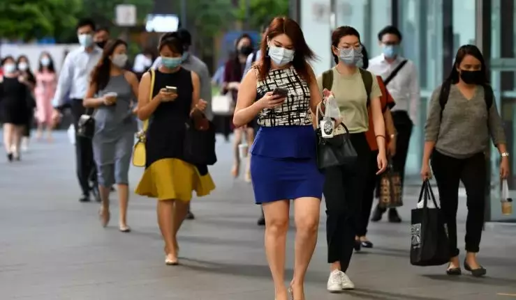 網友爆料：同事帶病上班，第二天確診！新加坡或不得已再次收緊限制