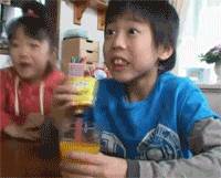 昨天,刚宣布解封后,新加坡朋友圈变成了这样