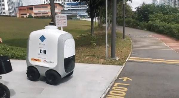 新加坡送貨機器人驚豔全世界！遇人會轉彎、半小時送達！現在免費