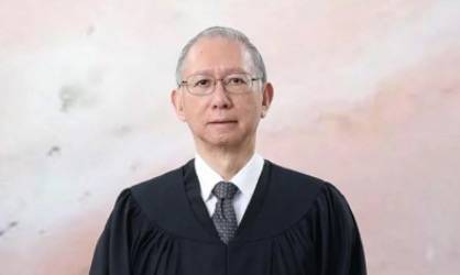 神反轉！新加坡這位高管攤上大事！全民聲討，部長發聲