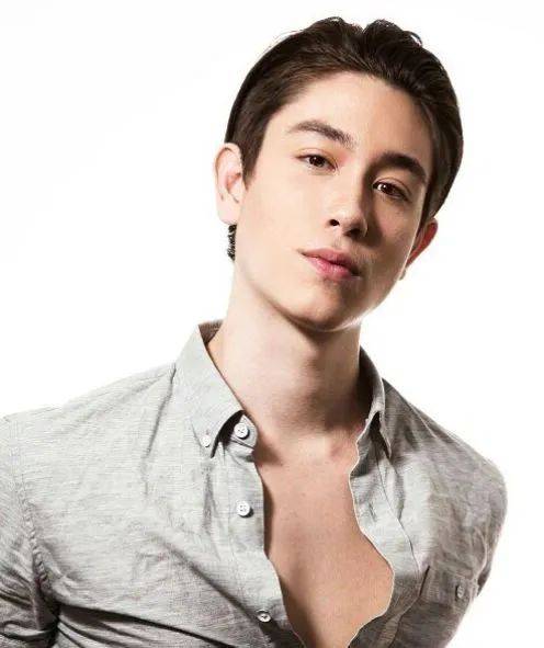 刷屏！史上最帥和尚火了！他到底是誰？新加坡10個最帥的男人表示不服