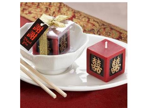 新加坡小夫妻结婚回礼送中奖彩票，非常创意的秀恩爱