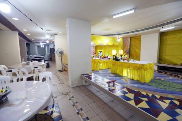 4子女为治丧地点争执 大姐一人独守亡母灵堂