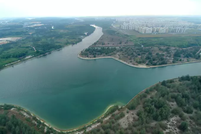 新加坡人深夜排队，翻新一年多的网红景点又开了