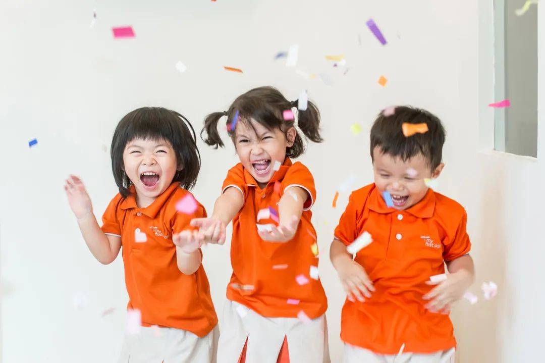 “疫情之後，我到底入籍新加坡還是只拿綠卡？”去年，公民家庭補貼達3800新幣