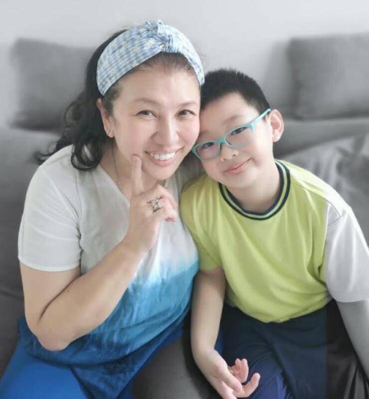 劉玲玲攜兒演短劇 梁志強‧輝哥‧王雷發放笑彈 爲慈善籌款