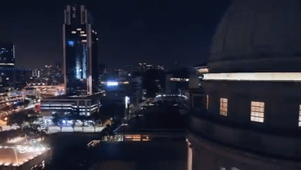 新加坡也有迪士尼了！林俊杰在“大莲花”屋顶实现儿时梦想