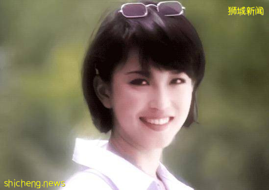 新加坡美女,演过小龙女,11年恋情被出轨,却50岁被宠成公主
