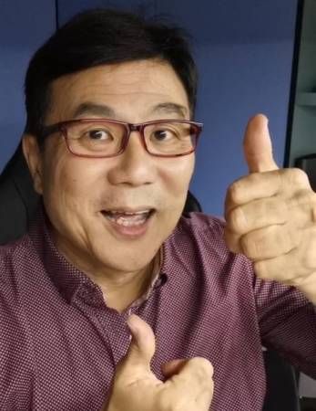 賣拖把爆紅 華印混血兒被“梁家班”相中