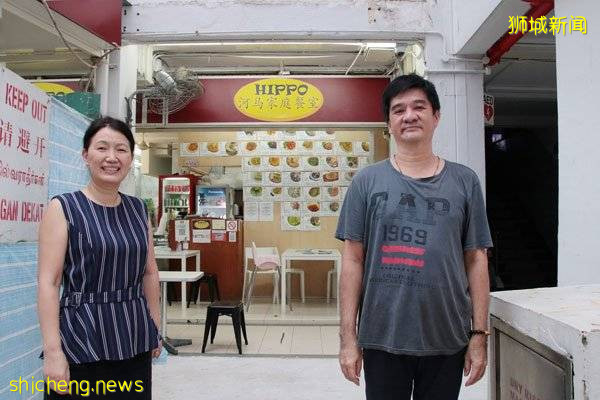 厨师为老顾客修脏指甲 获一片赞扬声