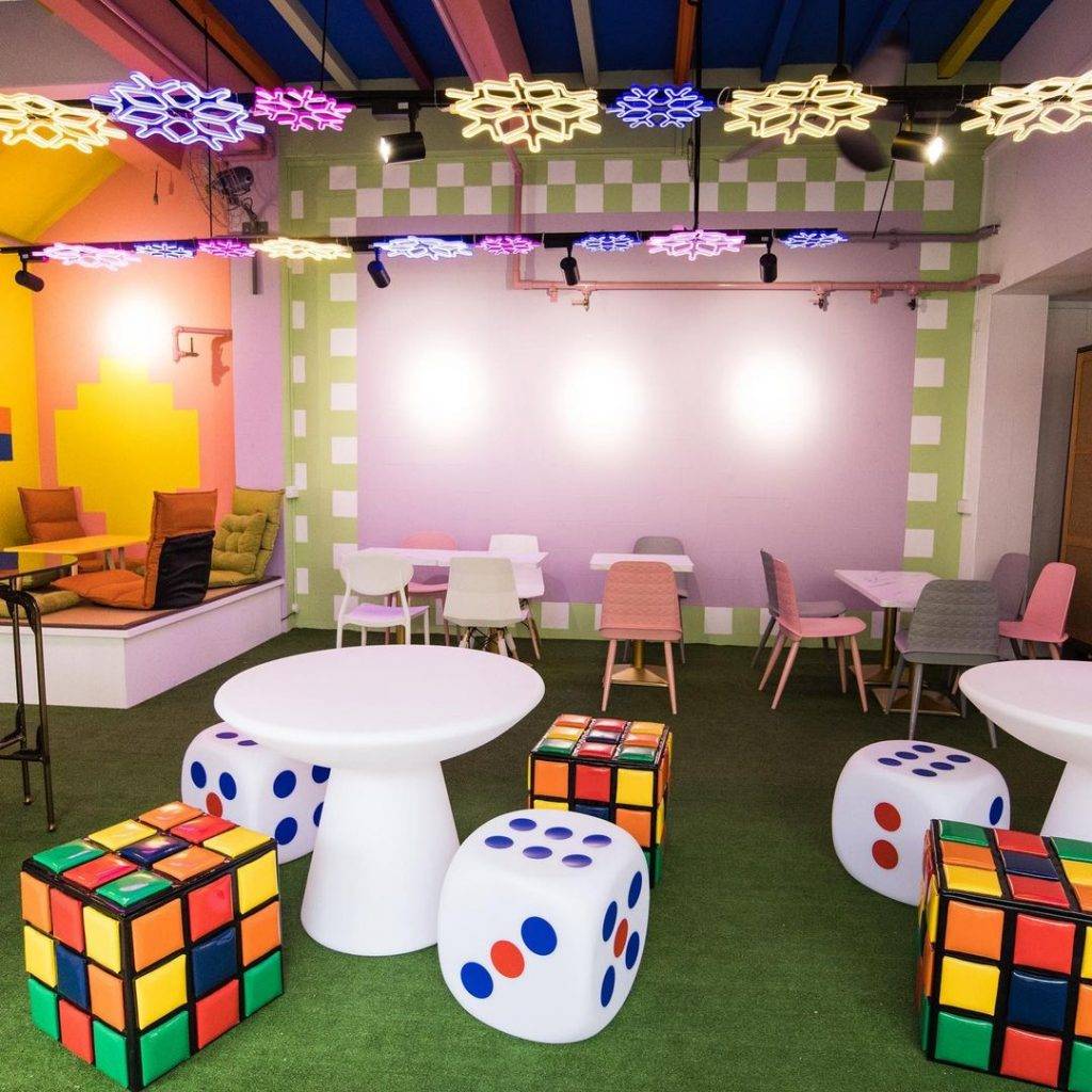 深夜甜品店✨芽籠“Sweet Hut Dessert 甜秘密”🍬糖果色空間、傳統新潮糖水，營業到淩晨4點