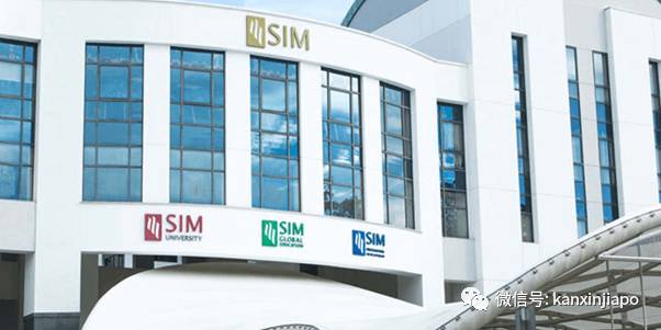 在街头礼貌性回答CNN记者采访,新加坡管理学院大学生在缅甸疑遭军方扣留