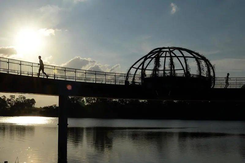 從“新加坡鄉下”到“獅城威尼斯”、“新硅谷”,榜鵝新鎮到底經曆了什麽