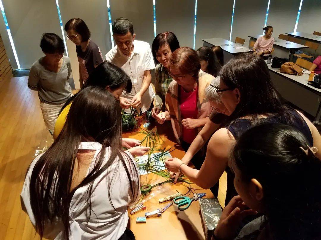 想学花艺的朋友们,新加坡这7家店收好不谢!还能考硕士文凭