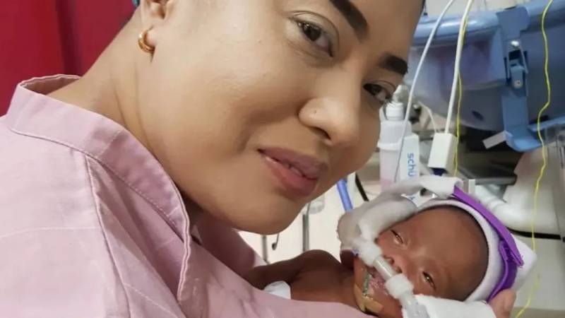 新加坡最輕早産兒僅345克，花了20多萬新幣才救活！新加坡看病到底有多貴