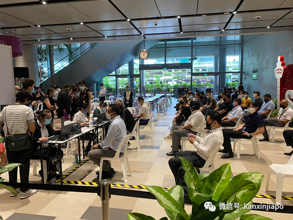 今增45 | 新加坡卫生部长接种疫苗;满70岁长者本月底开始接种