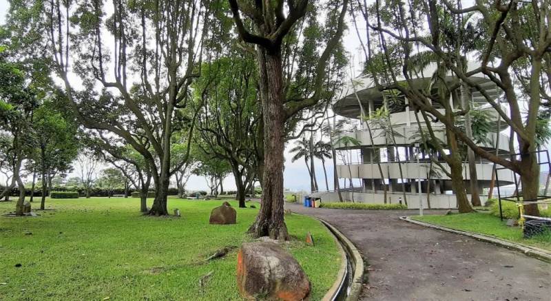 山遙路遠話裕廊