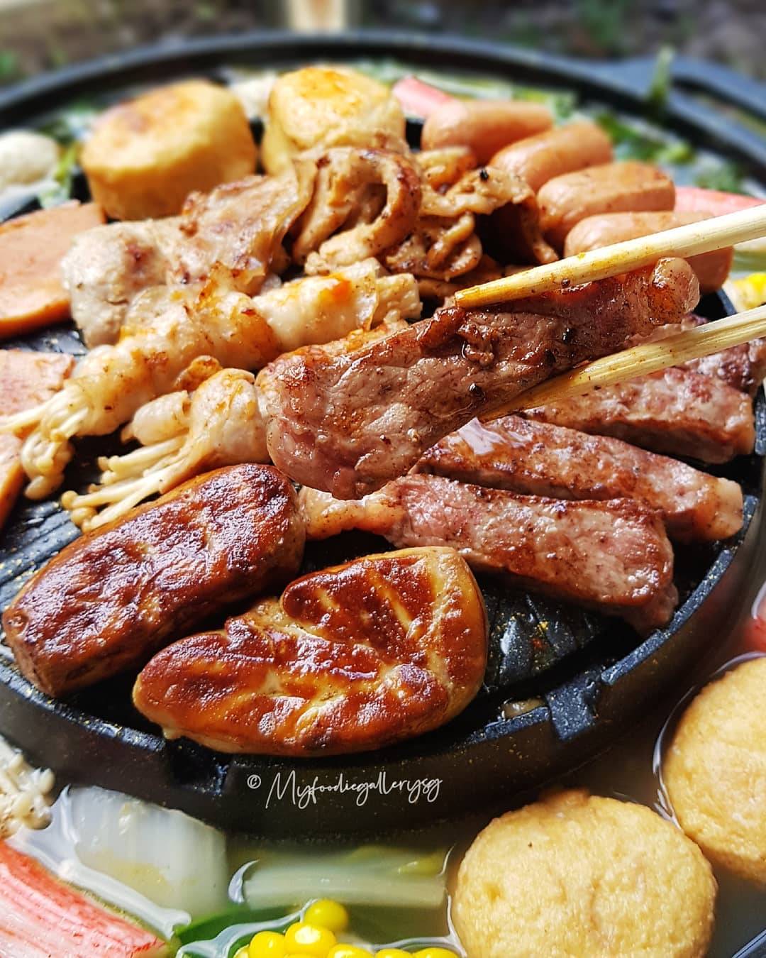 “168 Mookata”燒烤+火鍋雙重奏🔥巨無霸肉肉拼盤、1KG食材配料，人均$10