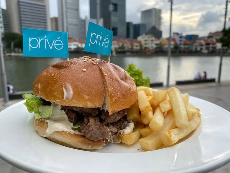 不出国也像度假,坡坡有哪些值得打卡的“海景”餐厅