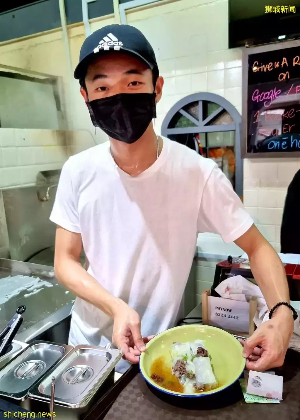 非一般的猪肠粉!粉嫩肠粉里裹着卤肉、和牛、斋鹅🤤就在Bullion咖啡店“万粉”摊位