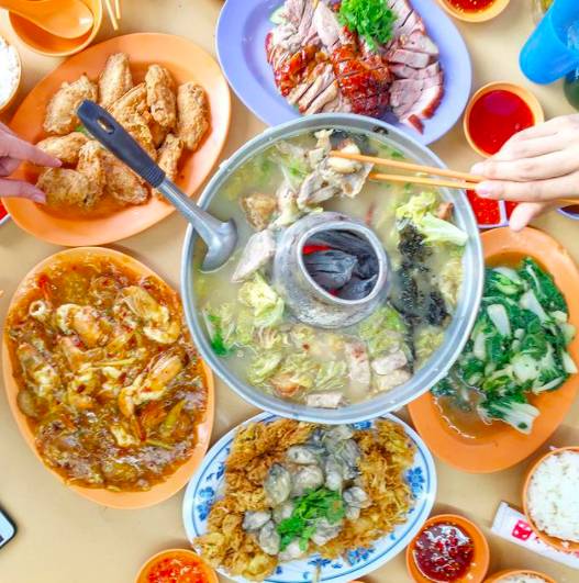 下雨天,来一碗暖心又暖胃的鱼头汤吧!盘点新加坡必吃的7家老字号鱼头炉