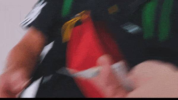 新加坡外卖小哥收到1000新币小费，当场就懵了