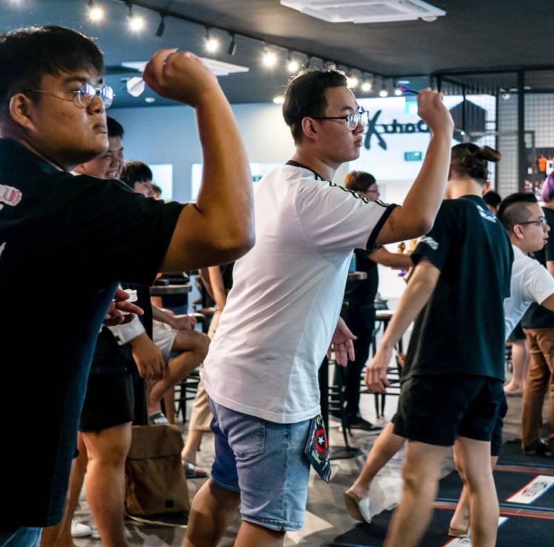 新加坡住這個區的人太爽了！新隆高鐵，三大商場，小CK阿迪達斯低至5折