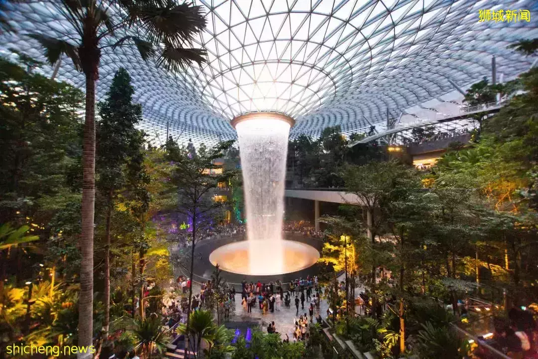 用网络热词打开狮城旅行,画风什么样