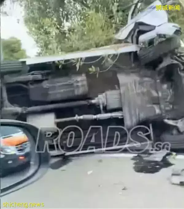 新加坡司机抓拍军车翻覆遭怒怼,网友:不想着救人、只在乎拍照