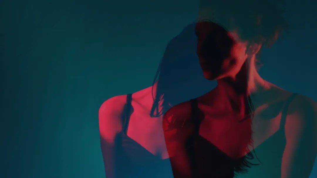 这名男子25岁，居然侵犯了女友的母亲