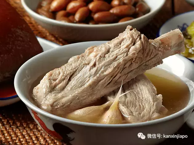 尝过“南洋三味”吗？李光耀母亲传授的米暹、鱼翅黄金糕、 中鲁肉骨茶