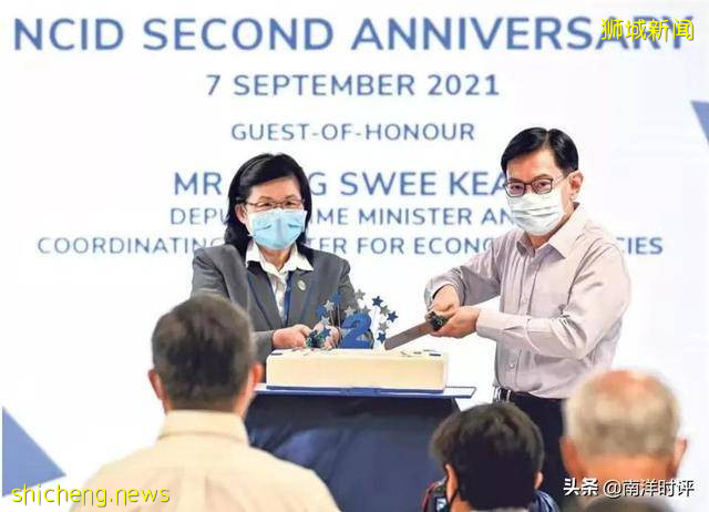 新加坡专家:暂时还不能把冠病当流感