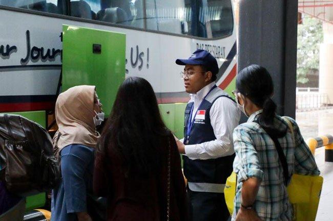 ◤行动管制14天◢ 130人受困大马 新国派专车接回国