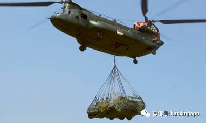 开战斗机的帅哥摇滚演唱,近2000个转传