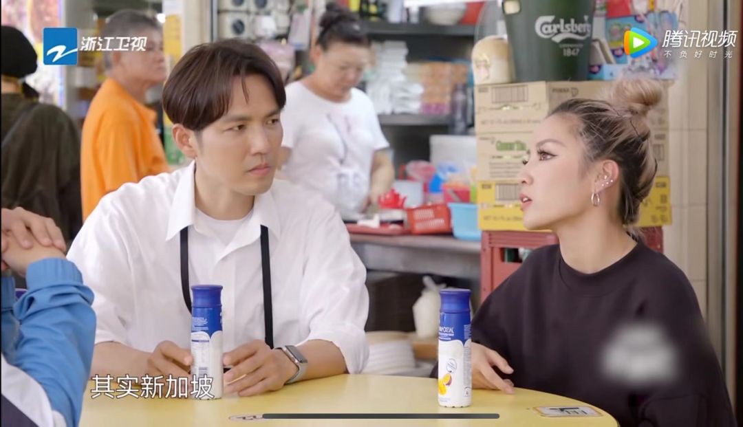 新加坡性感网红带钟汉良、郭麒麟打卡知名美食～