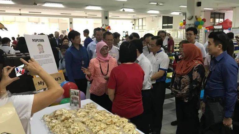 “有一顆心，分享一份禮物”！新加坡少年旅愛心禮物活動首次采用全數碼方式收集捐款及食品捐贈