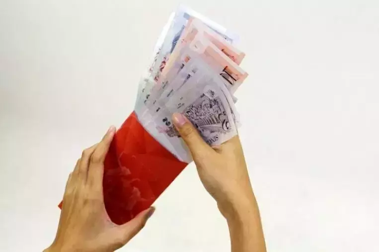 迎接農曆新年，本地民衆從1月4日起可以上網預定新鈔