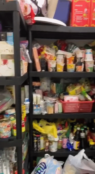 李显龙总理发声,挺中国防疫!上海的新加坡人晒冰箱,这些岛上阿姨曾囤出一个超市